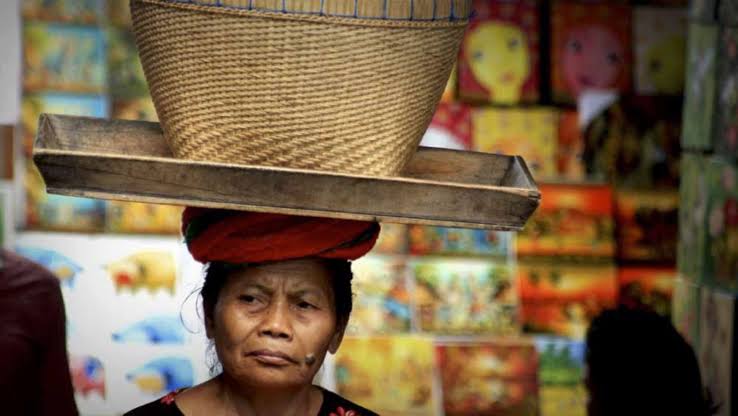 Makna Kepala Simbolis dan Harfiah  Bukan Sekedar Menjunjung Nasi Bungkus