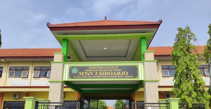 MTsN 3 Sidoarjo Digoyang Pungli Jual Kain Seragam dan Minta Sumbangan